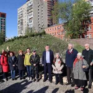 Яблоню Победы в память о героях Великой Отечественной войны посадили в Аптекарском огороде 3